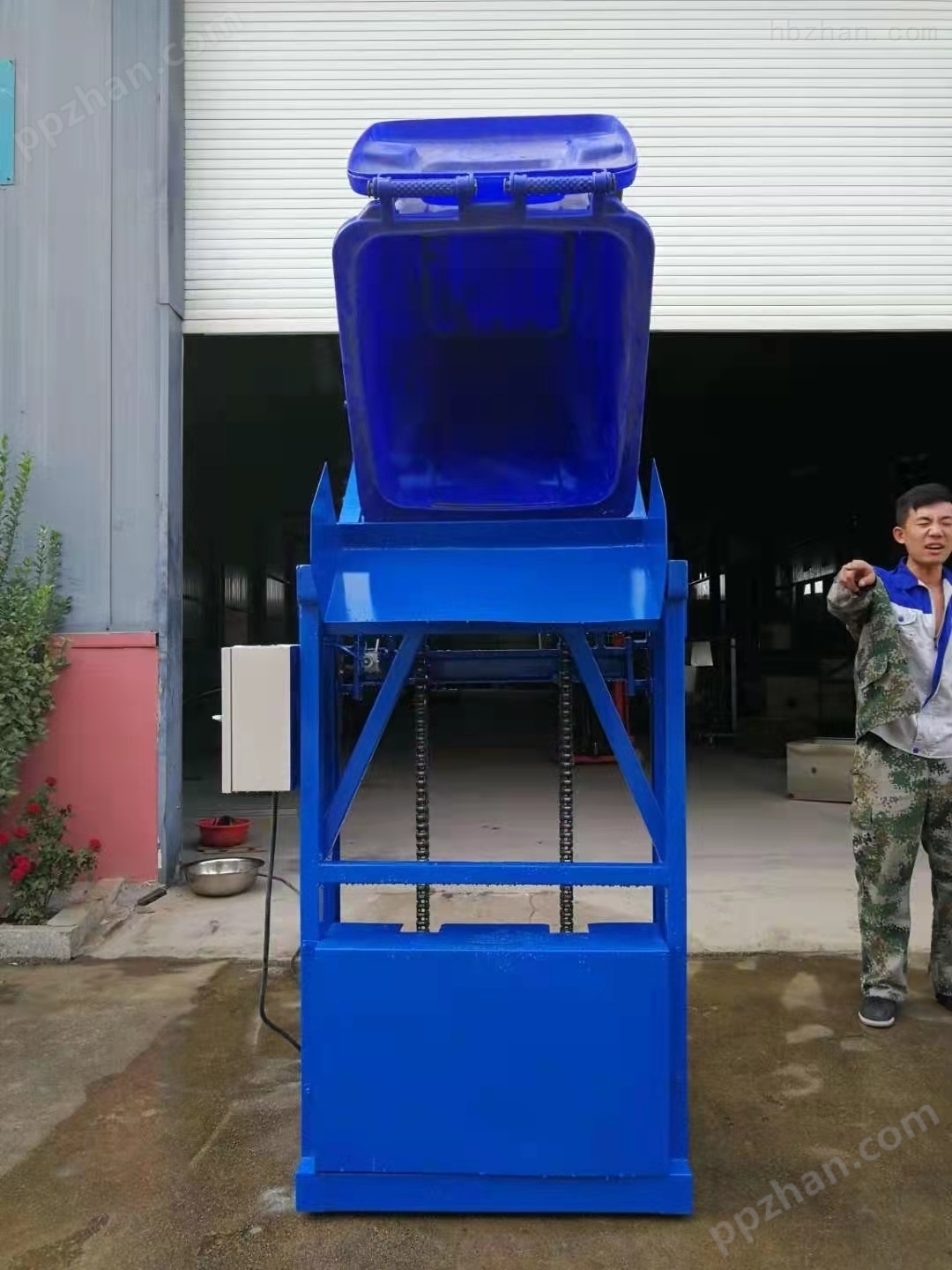 国产多功能餐厨垃圾桶提升机多少钱